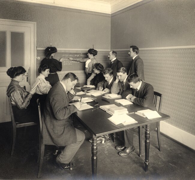 Aufnahme einer Schulklasse der SHL um 1909 | © SHL Schweizerische Hotelfachschule Luzern