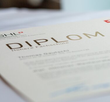 Foto des SHL Diploms | © SHL Schweizerische Hotelfachschule Luzern